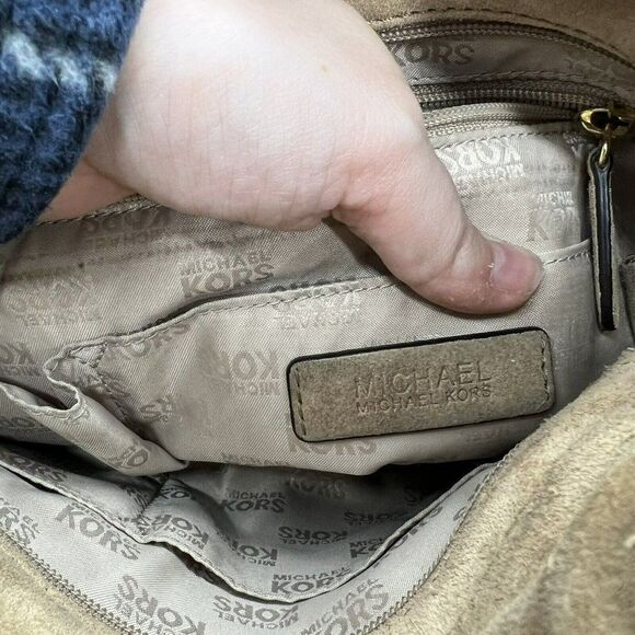 Michael Kors Tan Shoulder Bag Whipstitch Shoulder Tassel Accent With Dust Bag - Picture 3 of 5
